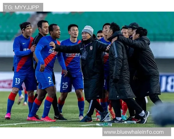 冲突升级！季后赛与教练发生激烈争执