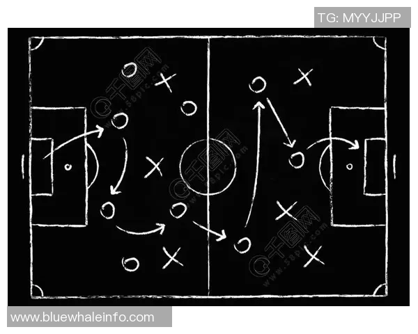 从传统足球战术演变到现代比赛多样化策略的深度探讨 从传统足球战术演变到现代比赛多样化策略的深度探讨
