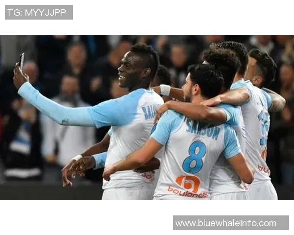 足坛另类庆祝动作大盘点 从疯狂到搞笑 球员们的创意庆祝背后故事 足坛另类庆祝动作大盘点 从疯狂到搞笑 球员们的创意庆祝背后故事